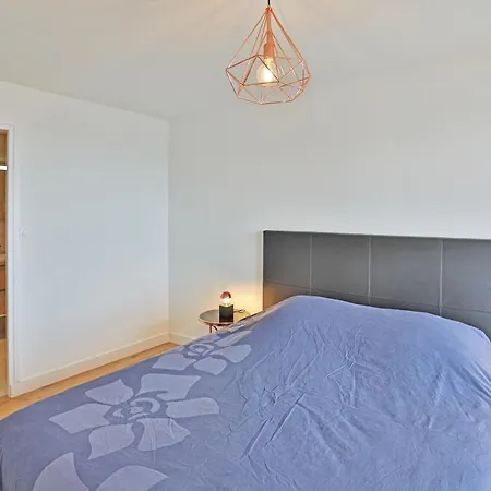 Vue Panoramique Mer Et Chenal Meme De La Chambre Ascenseur 50M2 Situation Ideale En Option Garage Ferme Prive