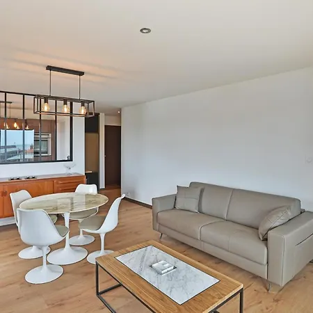 Vue Panoramique Mer Et Chenal Meme De La Chambre Ascenseur 50M2 Situation Ideale En Option Garage Ferme Prive *