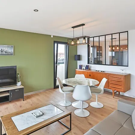 Vue Panoramique Mer Et Chenal Meme De La Chambre Ascenseur 50M2 Situation Ideale En Option Garage Ferme Prive Apartment