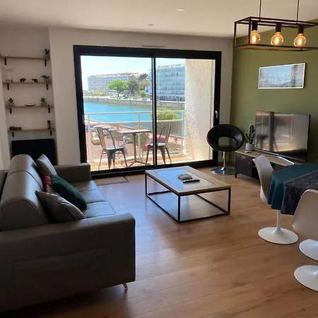 Apartment Vue Panoramique Mer Et Chenal Meme De La Chambre Ascenseur 50M2 Situation Ideale En Option Garage Ferme Prive