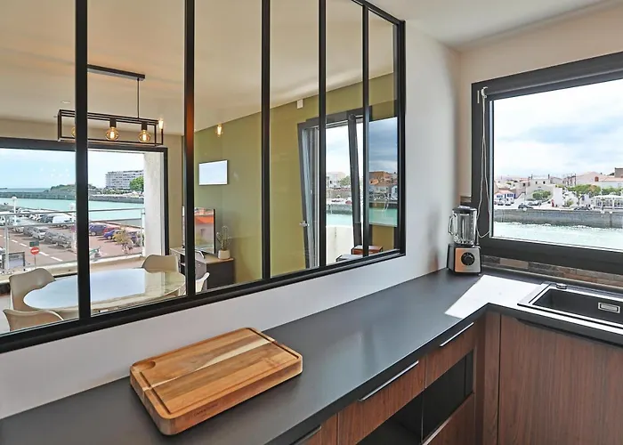 Vue Panoramique Mer Et Chenal Meme De La Chambre Ascenseur 50M2 Situation Ideale En Option Garage Ferme Prive Les Sables-dʼOlonne