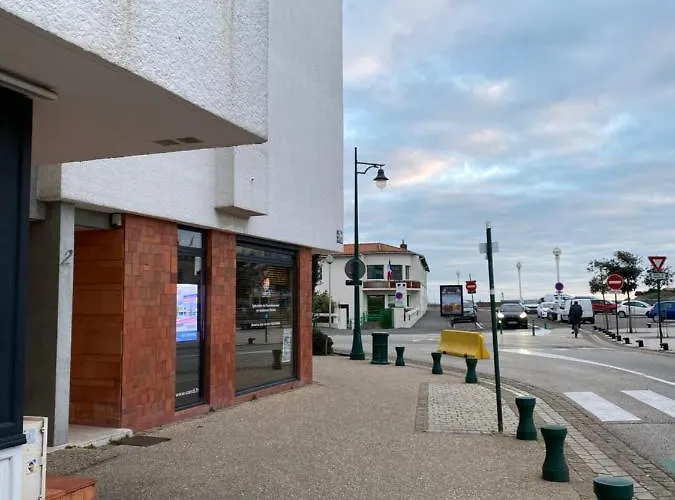 Vue Panoramique Mer Et Chenal Meme De La Chambre Ascenseur 50M2 Situation Ideale En Option Garage Ferme Prive Διαμέρισμα