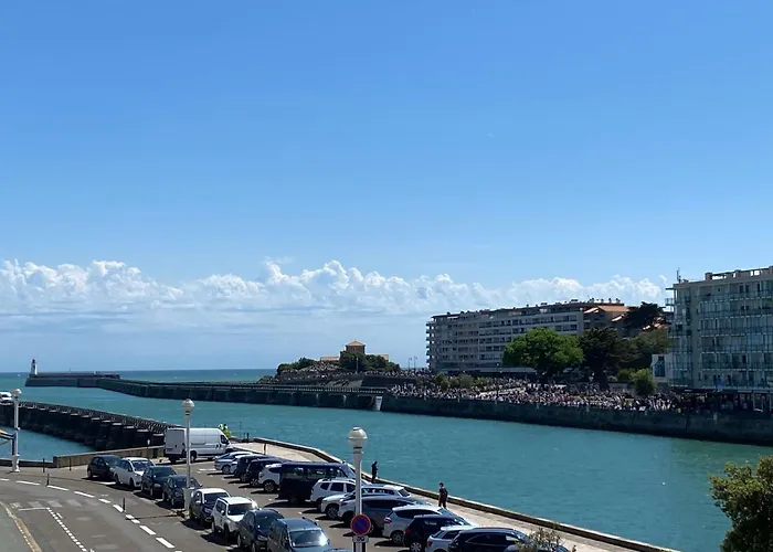 Vue Panoramique Mer Et Chenal Meme De La Chambre Ascenseur 50M2 Situation Ideale En Option Garage Ferme Prive Διαμέρισμα