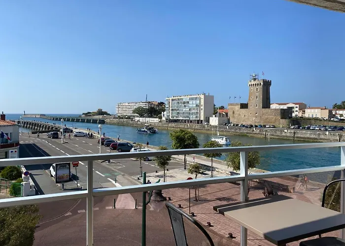 Vue Panoramique Mer Et Chenal Meme De La Chambre Ascenseur 50M2 Situation Ideale En Option Garage Ferme Prive Διαμέρισμα Les Sables-dʼOlonne