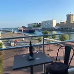 Lägenhet Vue Panoramique Et Chenal Meme De La Ascenseur 50m2 Situation Ideale En Option Garage Ferme Prive Les Sables-dʼOlonne