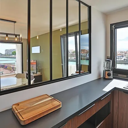 Vue Panoramique Mer Et Chenal Meme De La Chambre Ascenseur 50M2 Situation Ideale En Option Garage Ferme Prive Les Sables-dʼOlonne