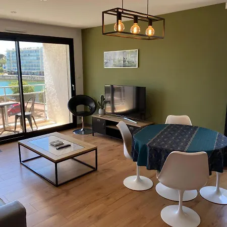 Vue Panoramique Mer Et Chenal Meme De La Chambre Ascenseur 50M2 Situation Ideale En Option Garage Ferme Prive Appartement Les Sables-dʼOlonne